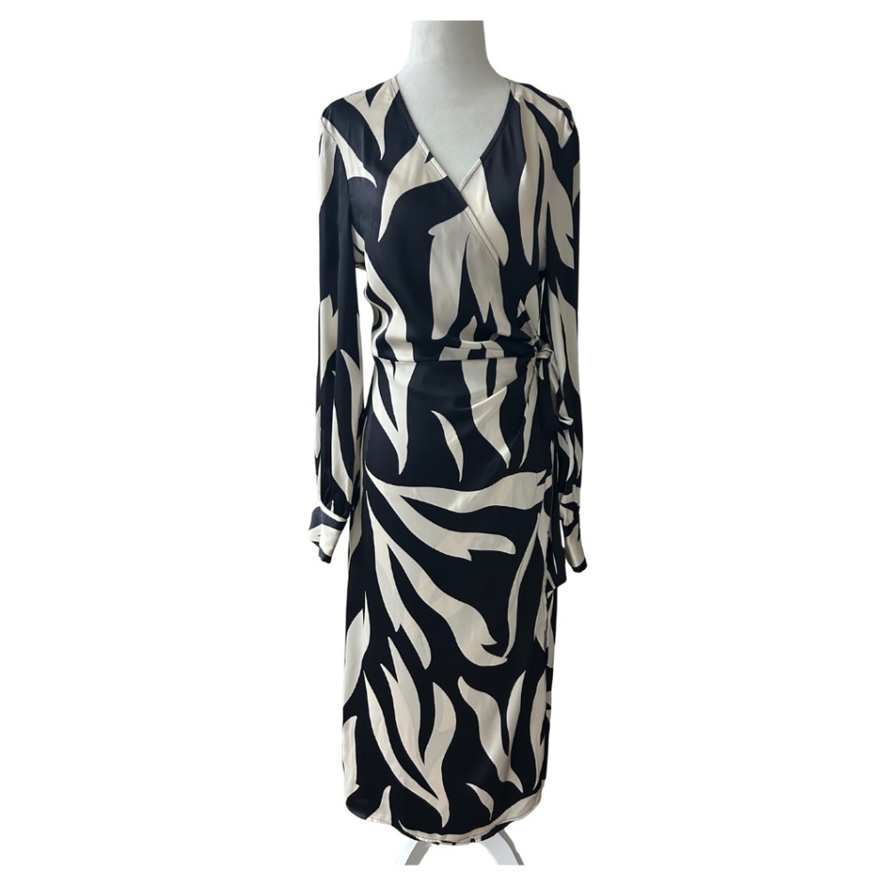 H&M Navy and Cream Abstract Print Wrap Dress Long Sleeve Size Medium - Picture 2 of 11